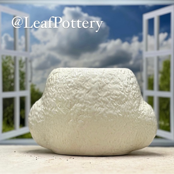 Bichon Frise White dog head-shaped Ceramic planter without drainage hole - Picture 5 of 9